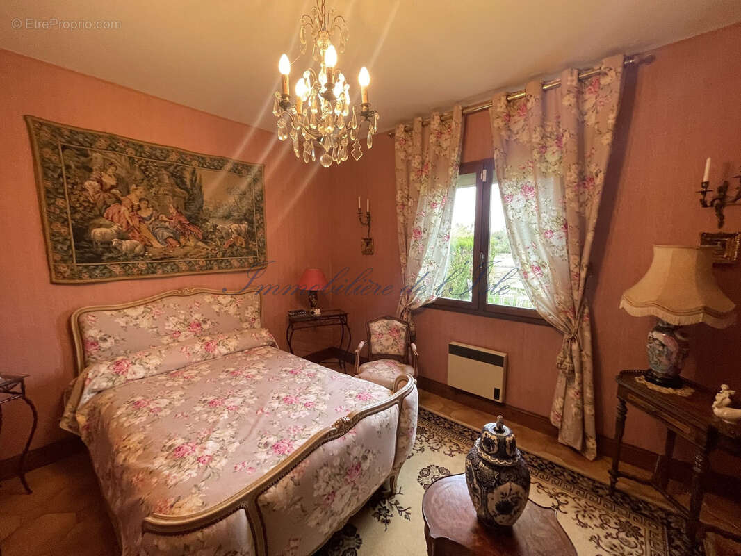 Maison à LA TOUR-BLANCHE