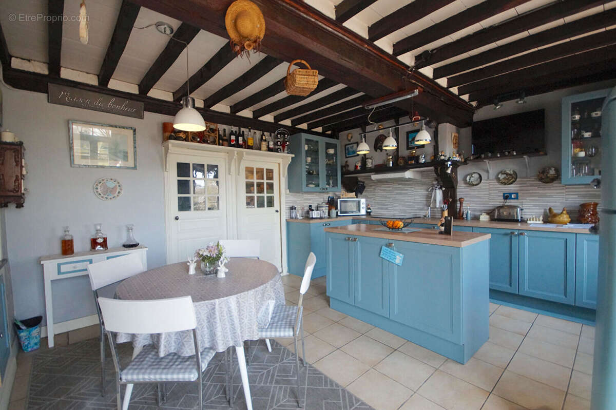 Maison à NOTRE-DAME-DE-CENILLY