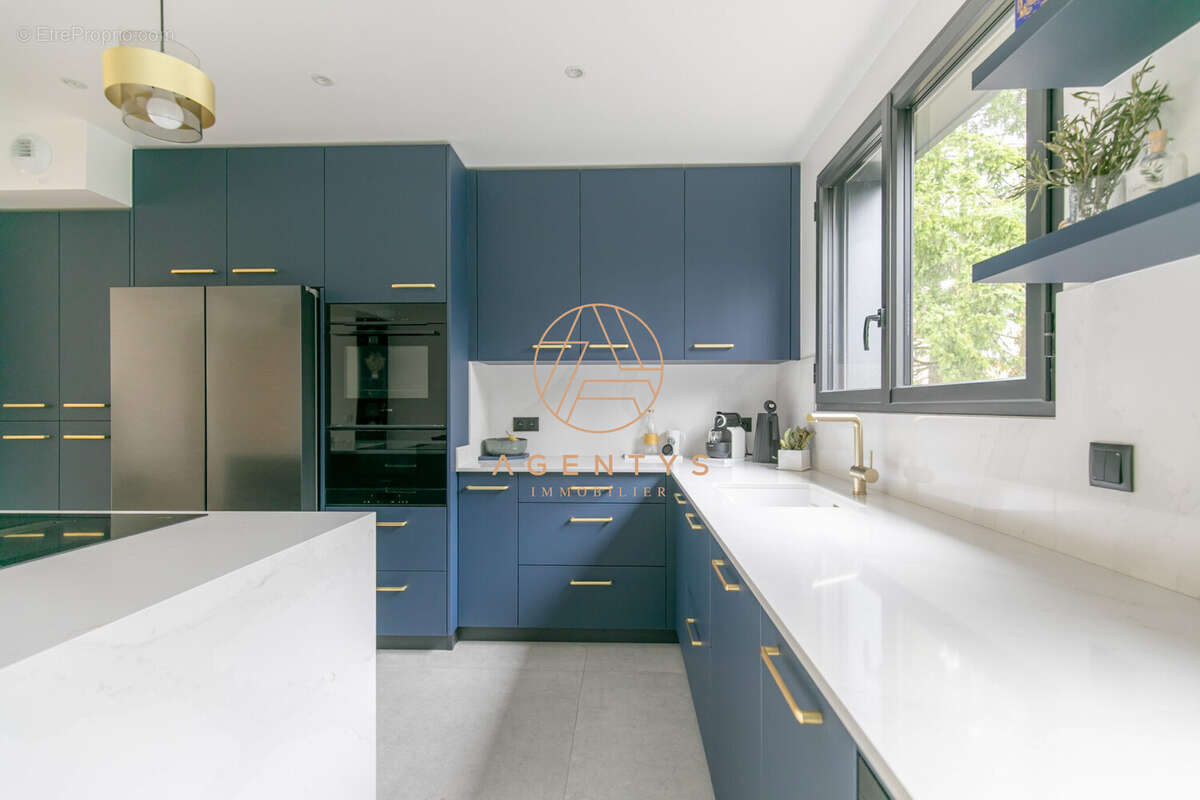 Appartement à SAINT-MAUR-DES-FOSSES