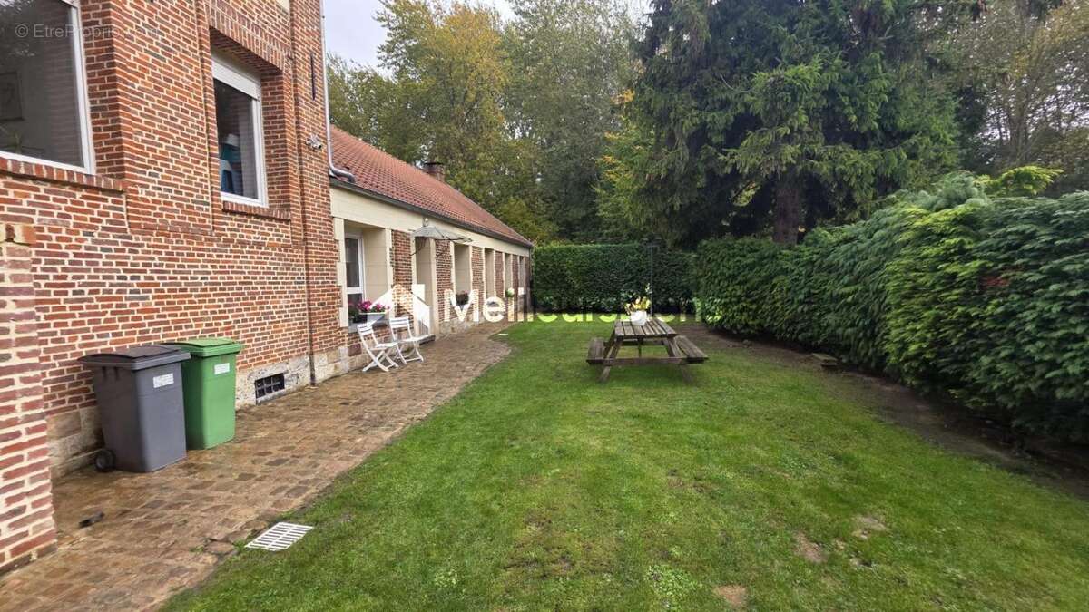 Maison à JENLAIN