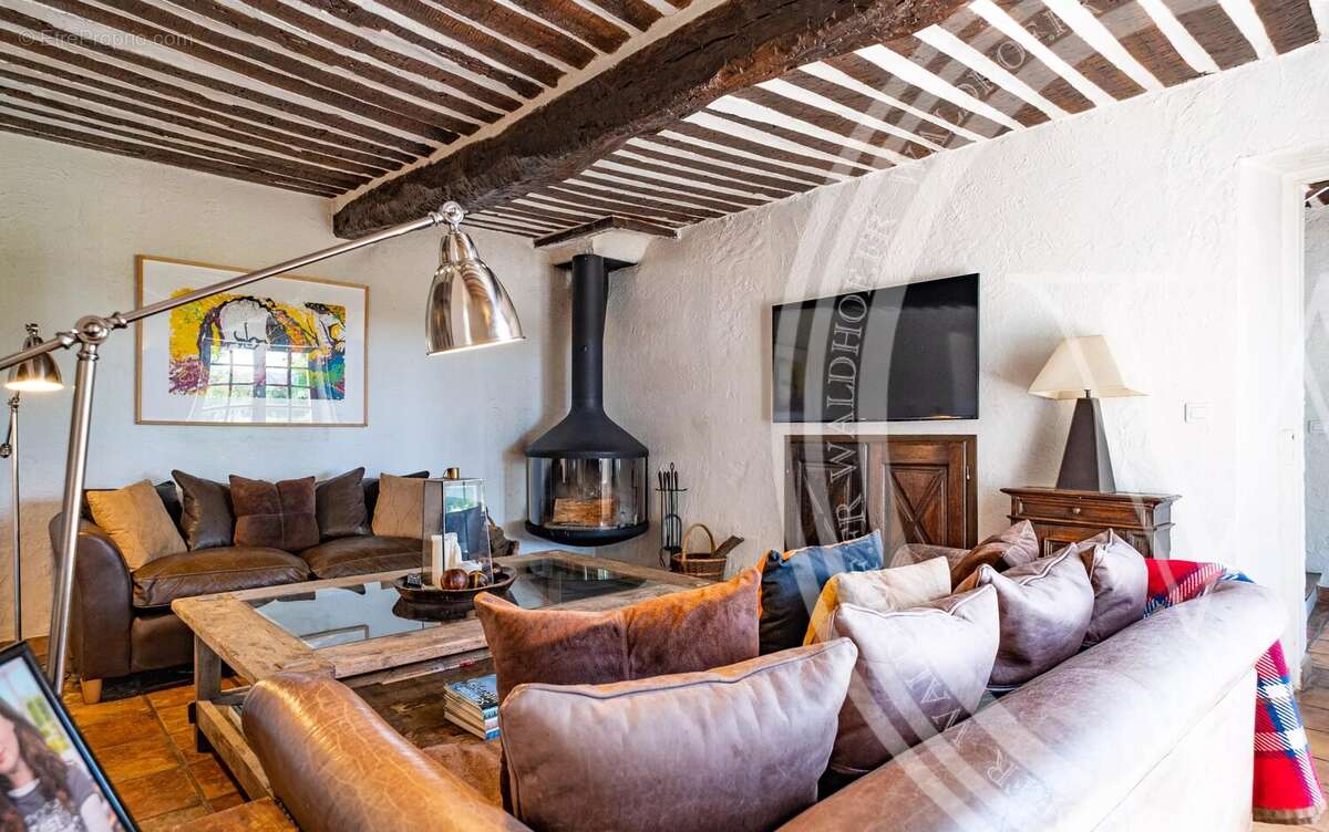 Maison à MOUANS-SARTOUX