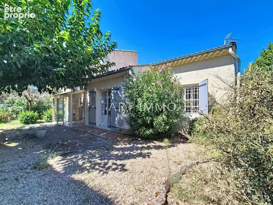 Photo Maison à Robion au prix de 350 000€