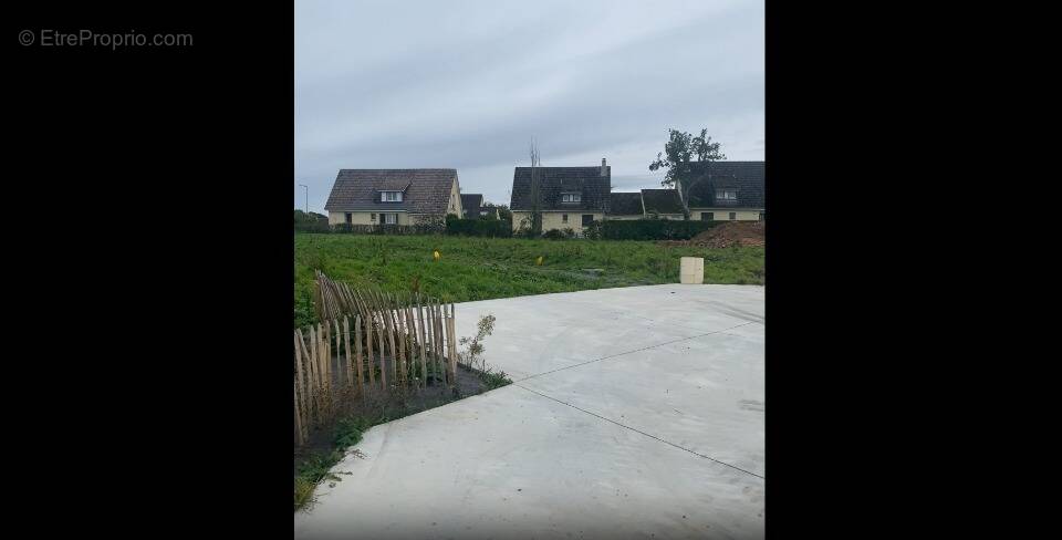 Terrain à CANY-BARVILLE