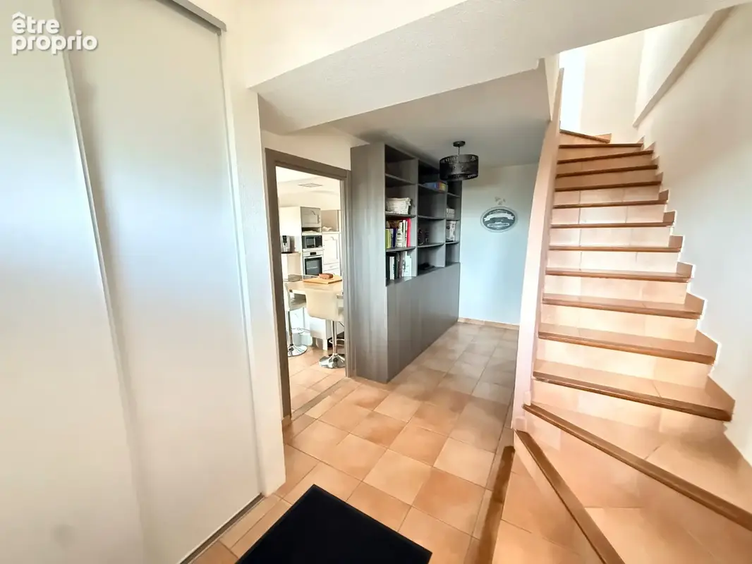 Bagnols en foret, villa dominante au calme avec piscine  et appartement independant - photo 5