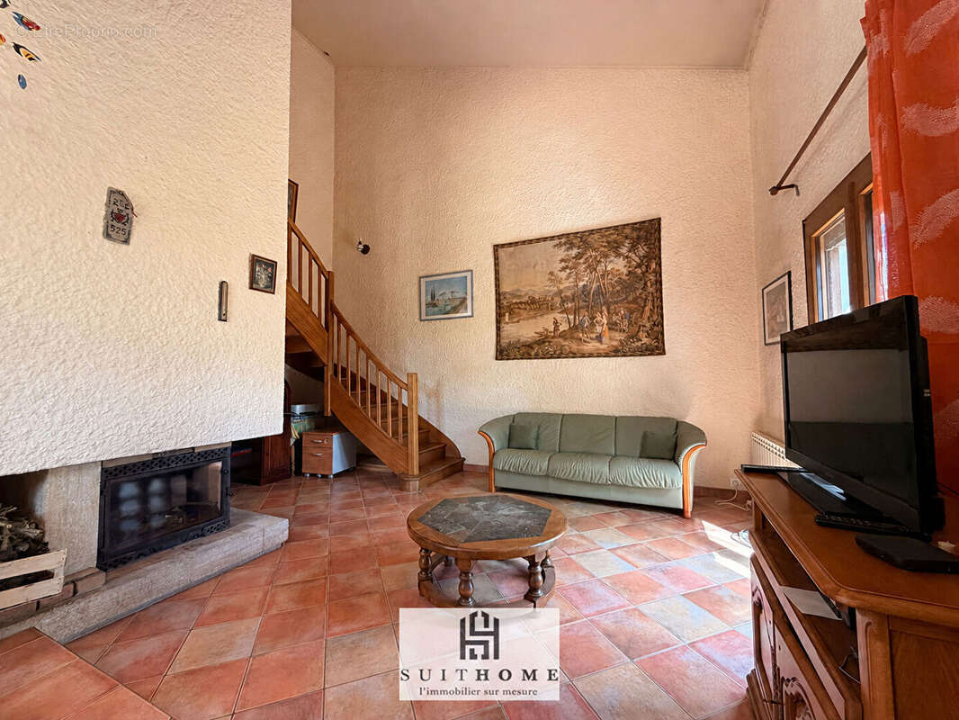 Maison avec grand terrain plat de 2000 m2 - photo 6