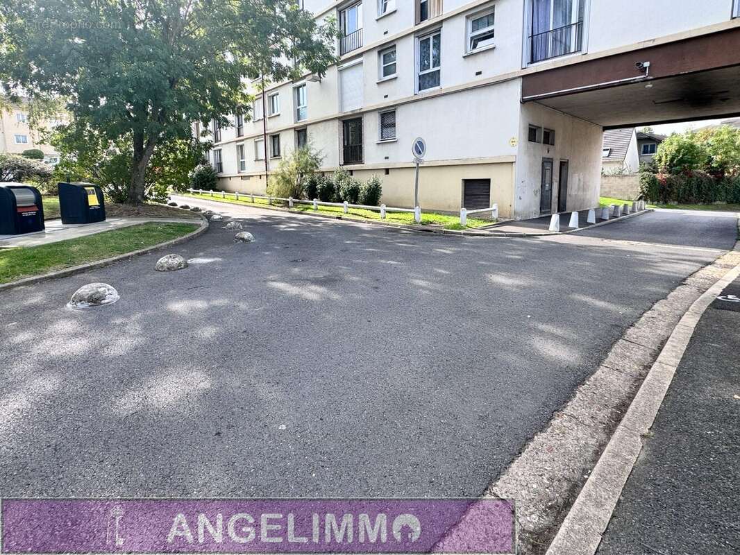 Parking à FRANCONVILLE