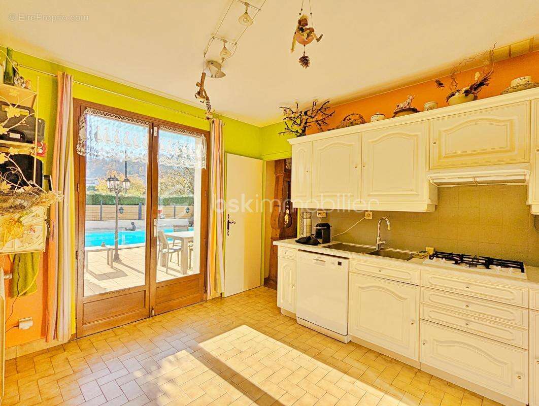 Maison à CHALLES-LES-EAUX