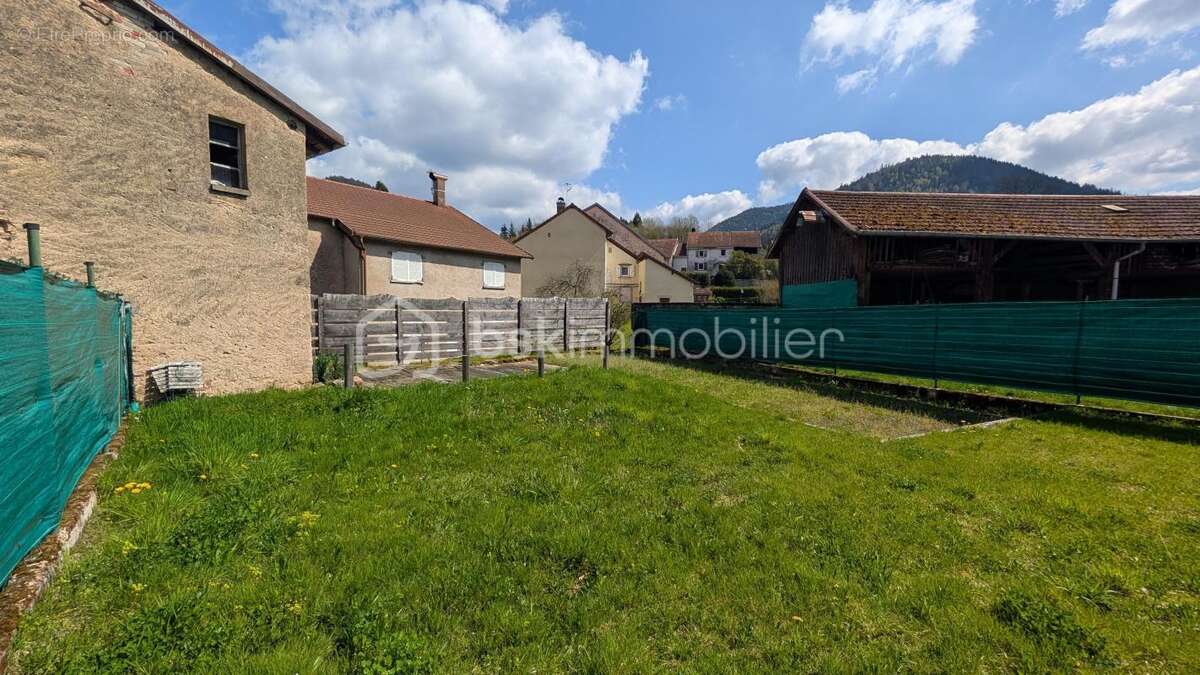 Commerce à VEXAINCOURT