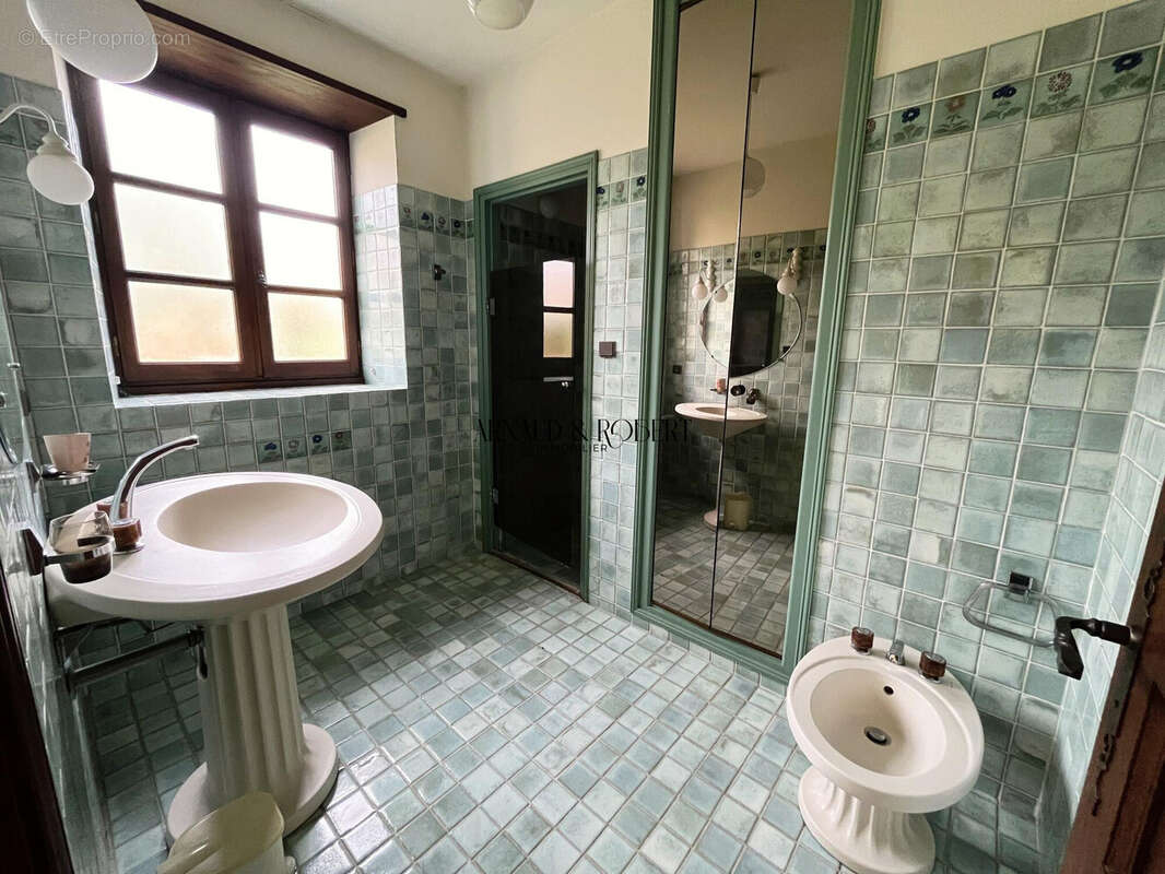 Maison à ROCHEMAURE