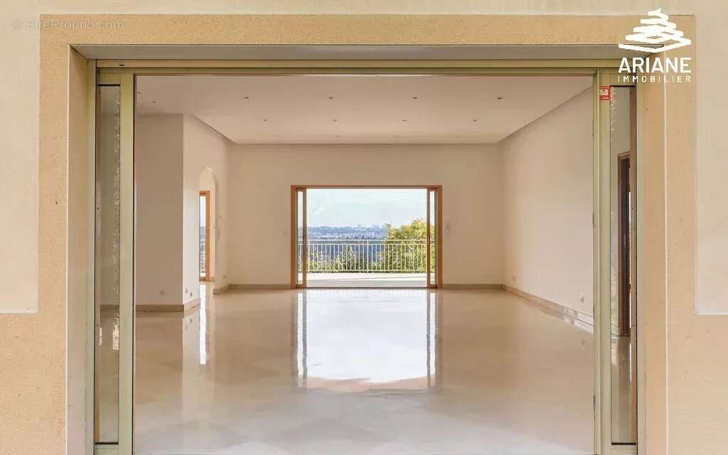 Maison à SAINT-CYR-AU-MONT-D&#039;OR