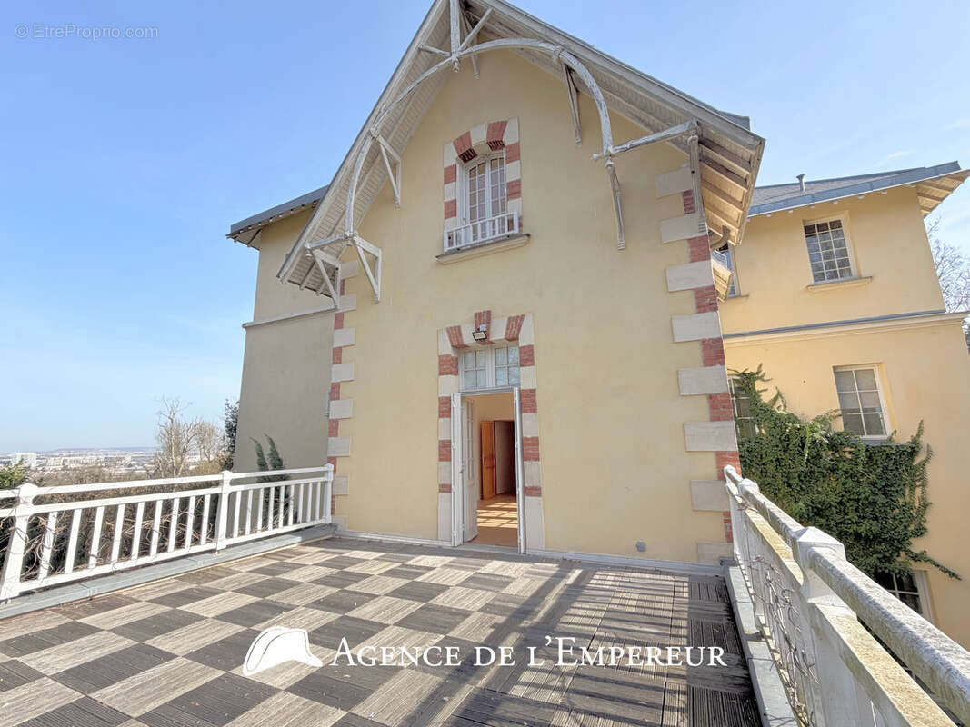 Demeure dans le Parc de la Malmaison, parcelle de 3 000 m2 - photo 9