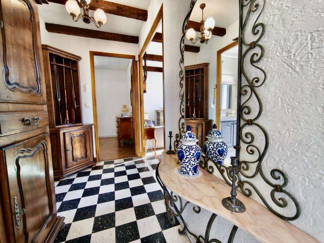 Maison à SAINT-LAURENT-DU-VAR