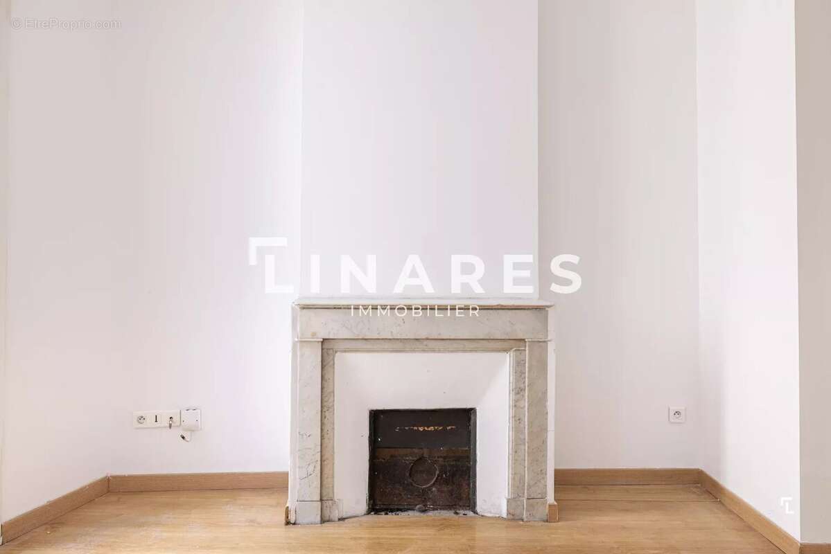 Appartement à MARSEILLE-1E
