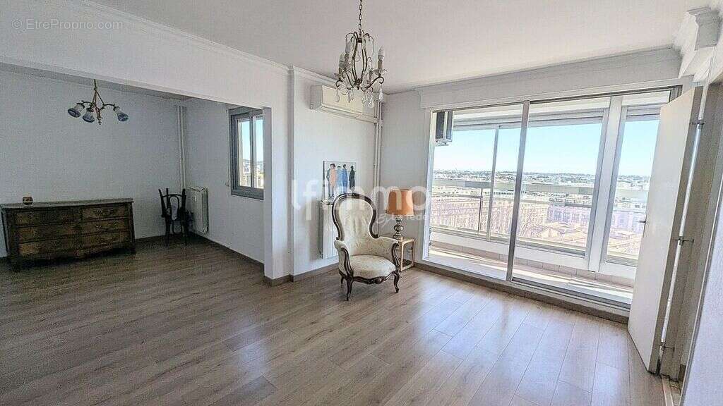 T4 de 84 m² - Piscine - Antigone - photo 2