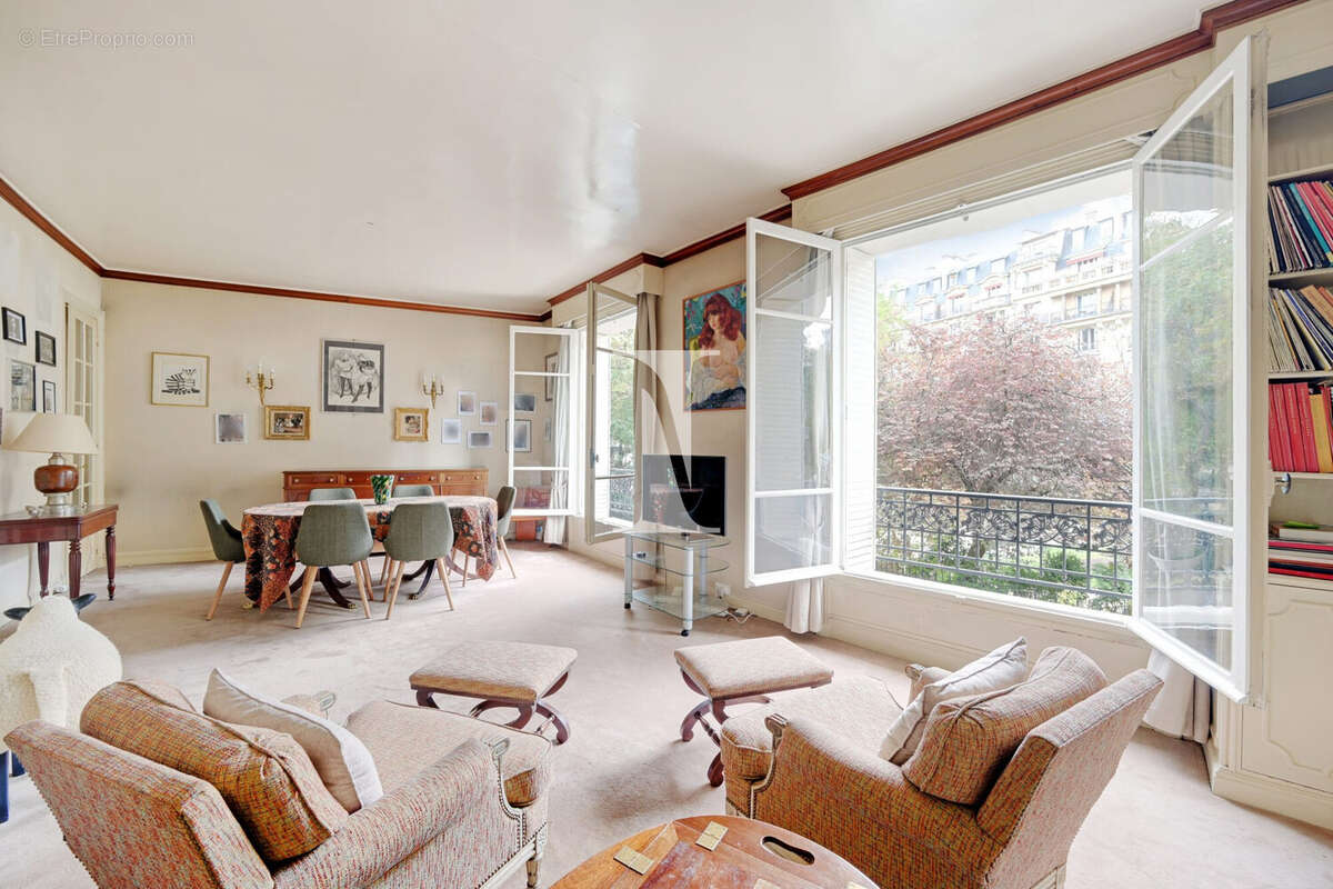 Appartement à PARIS-18E