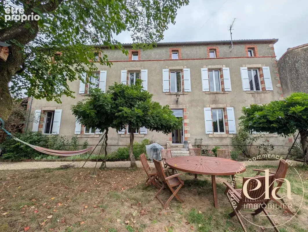 Maison 12 pièces 366 m² à vendre à Pouzauges (85700) - photo 2