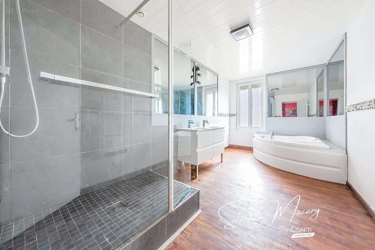 Photo 9 - Maison à AMBARES-ET-LAGRAVE