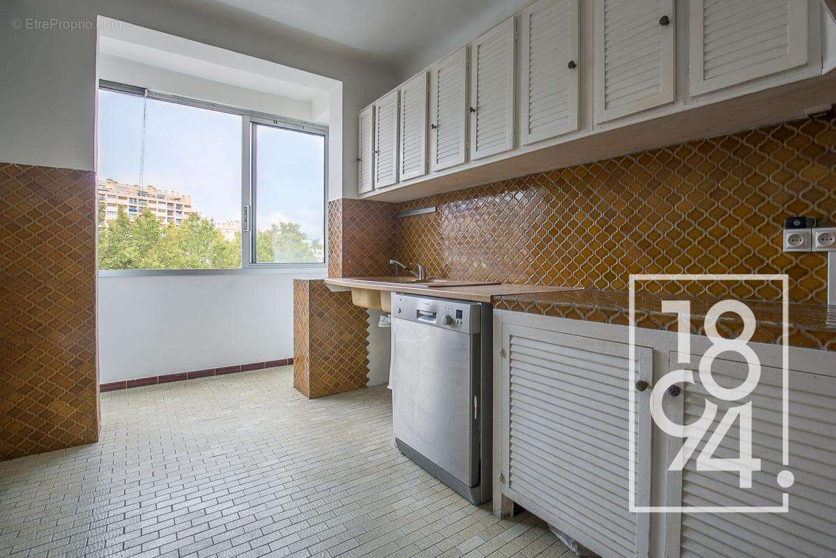 Appartement à MARSEILLE-5E