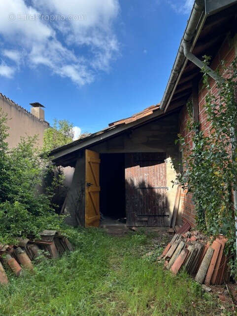 Terrain à LE BURGAUD