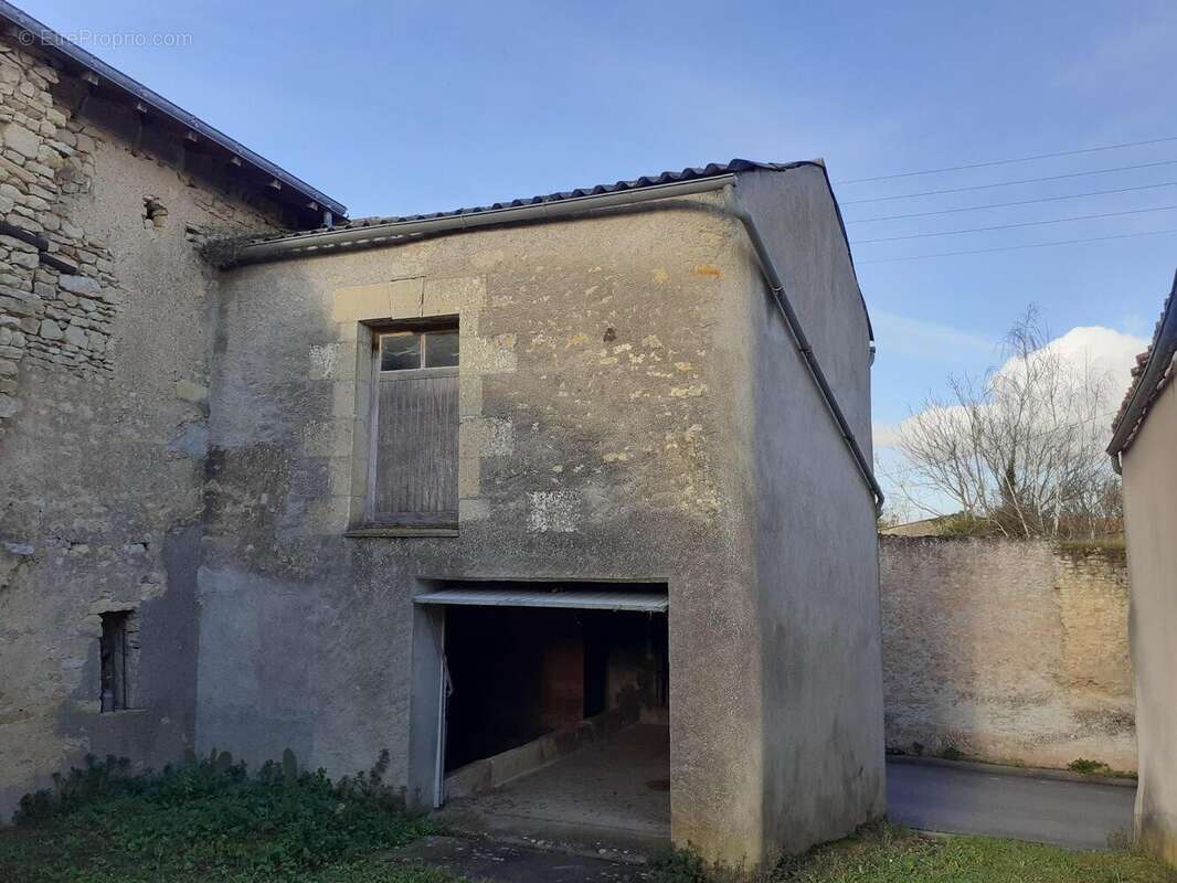   - Maison à SAINTE-VERGE