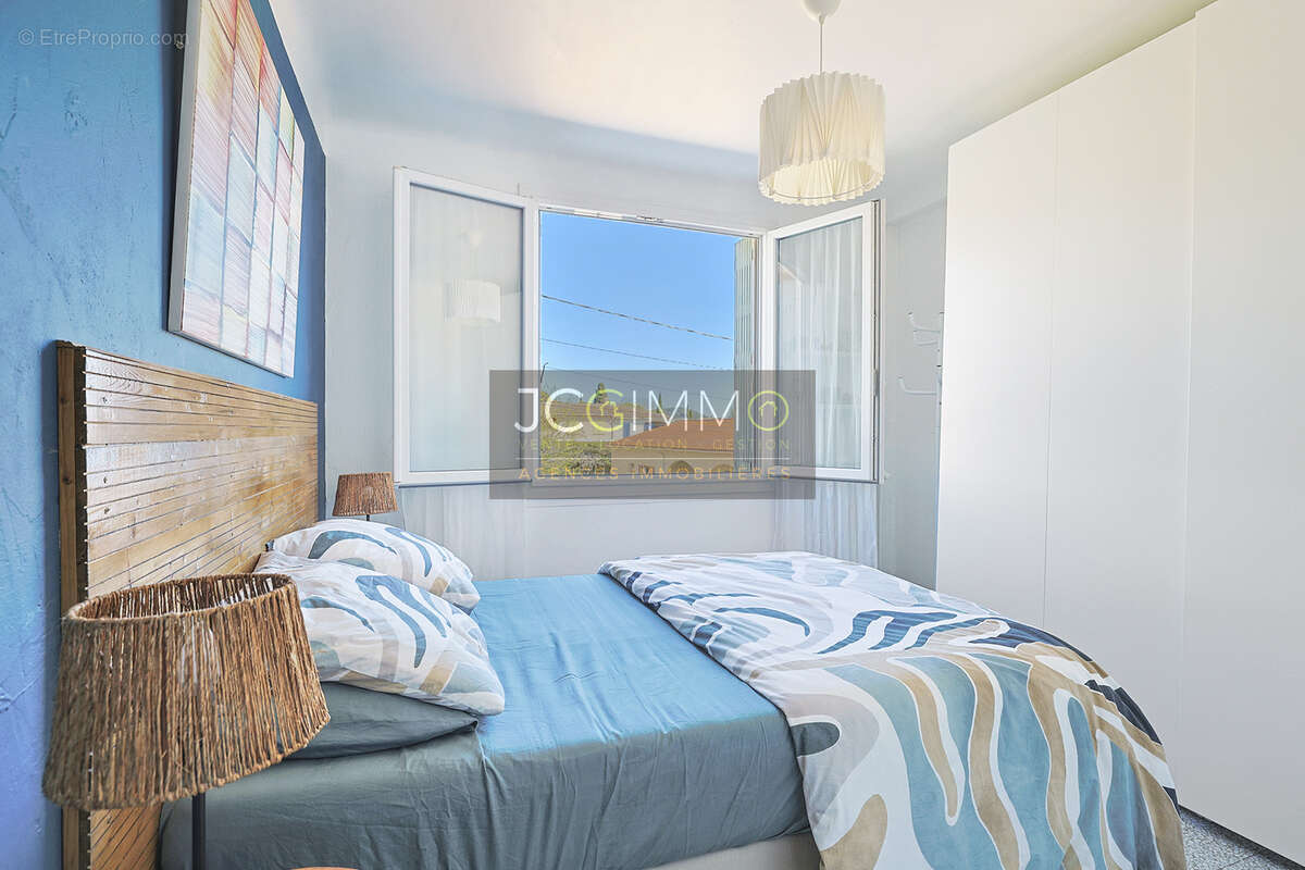 Appartement à CUERS