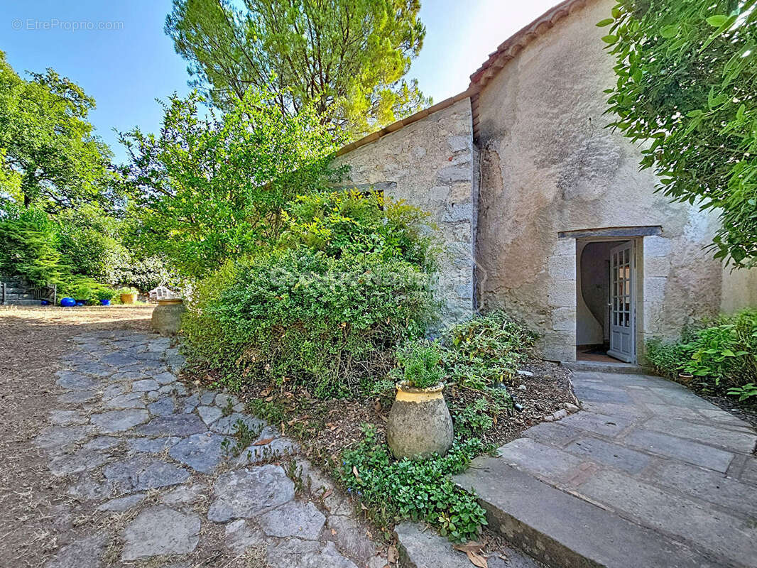 Propriété de caractère Bastide, dépendances, énorme potentiel ! - photo 14