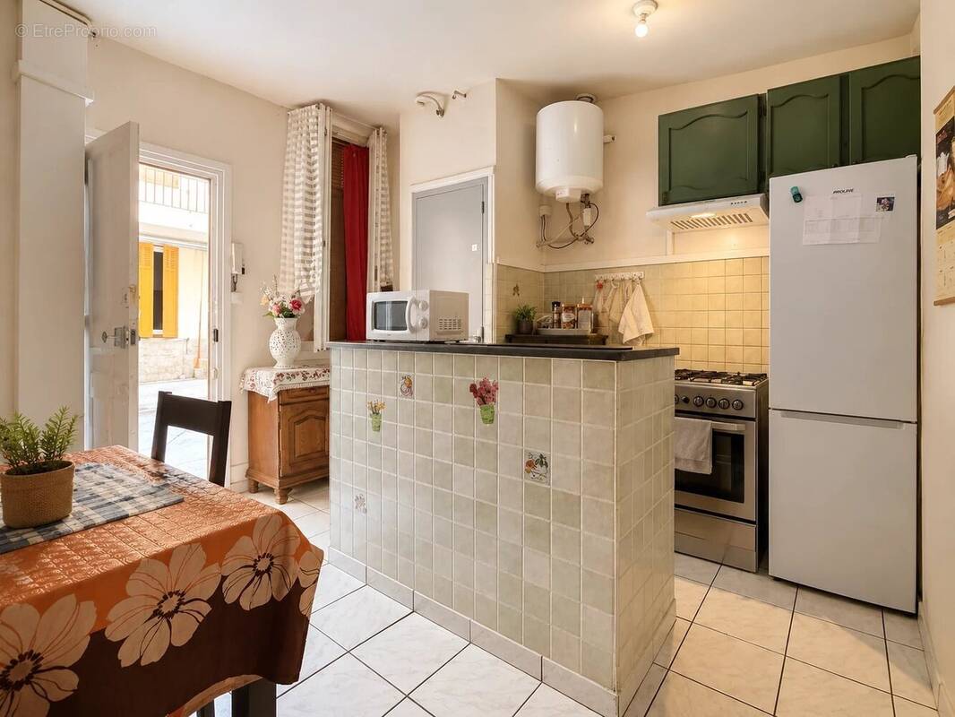 Appartement à MARSEILLE-3E