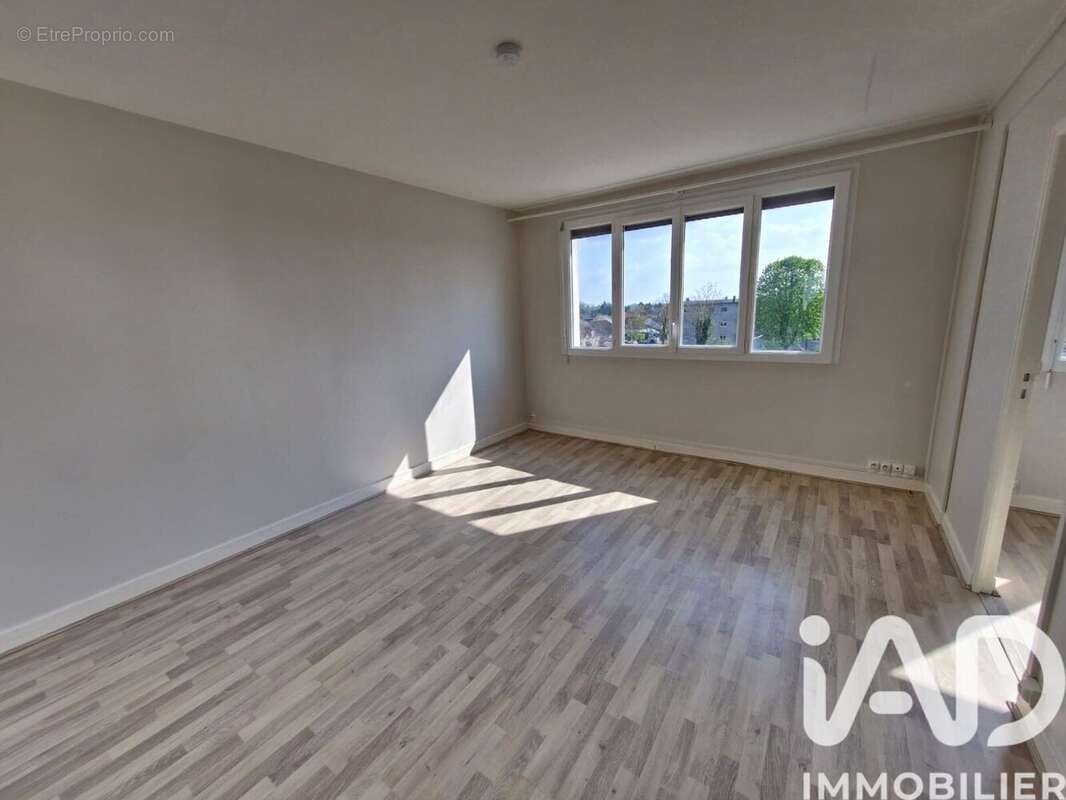 Photo 4 - Appartement à SAINT-JEAN-DE-BRAYE