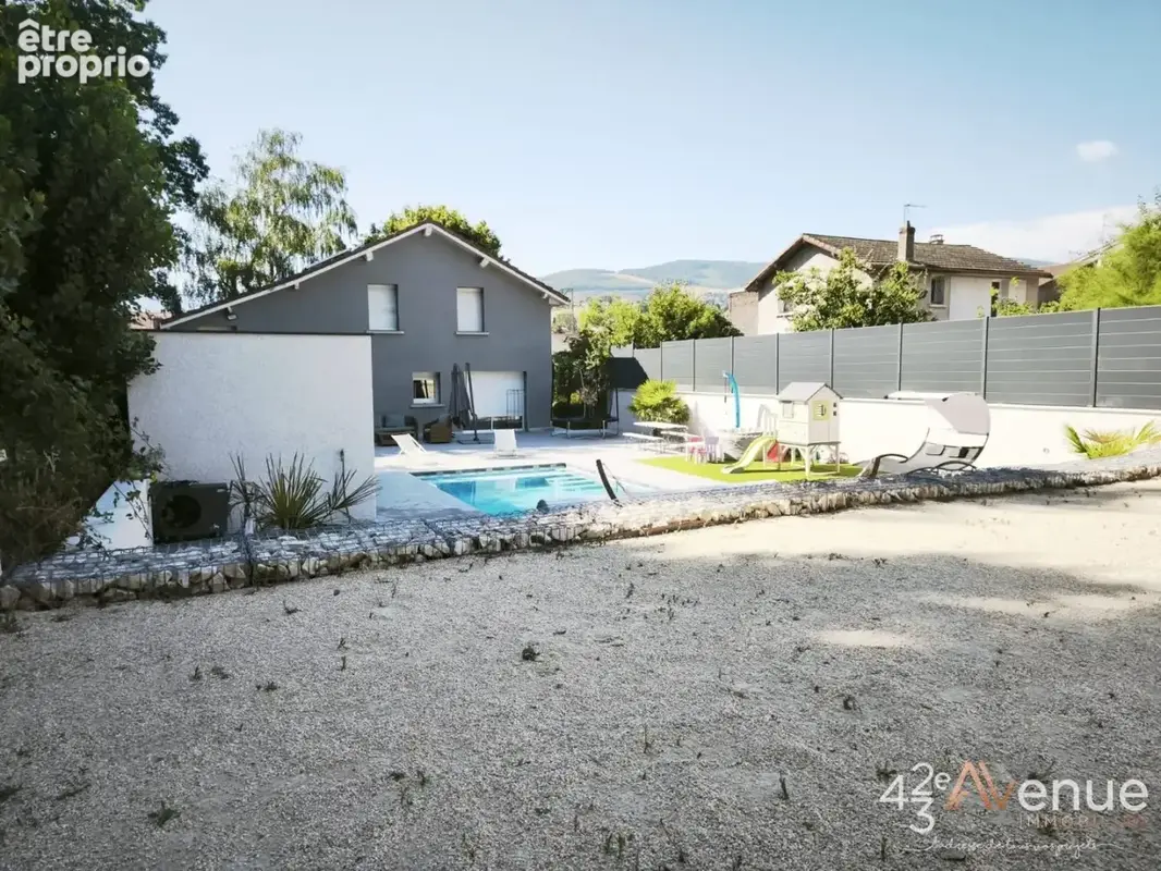 Maison 104 m² à Saint-Chamond  - photo 4