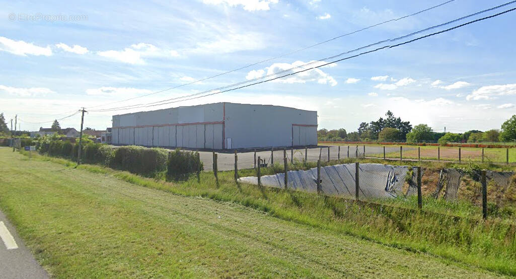 Parking à LAILLY-EN-VAL