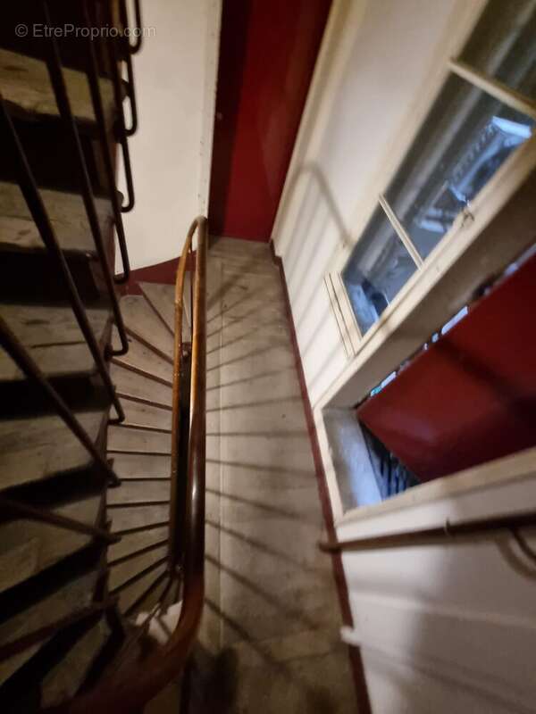 Appartement 20 m² à Paris-8e  - photo 5