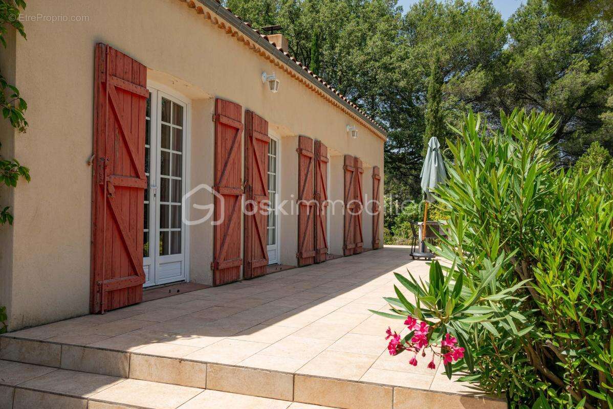 Maison à EGUILLES