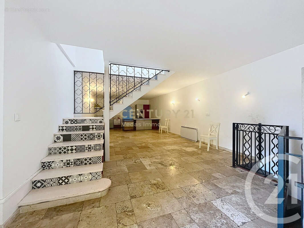 Maison à SAINT-JEAN-DE-VEDAS