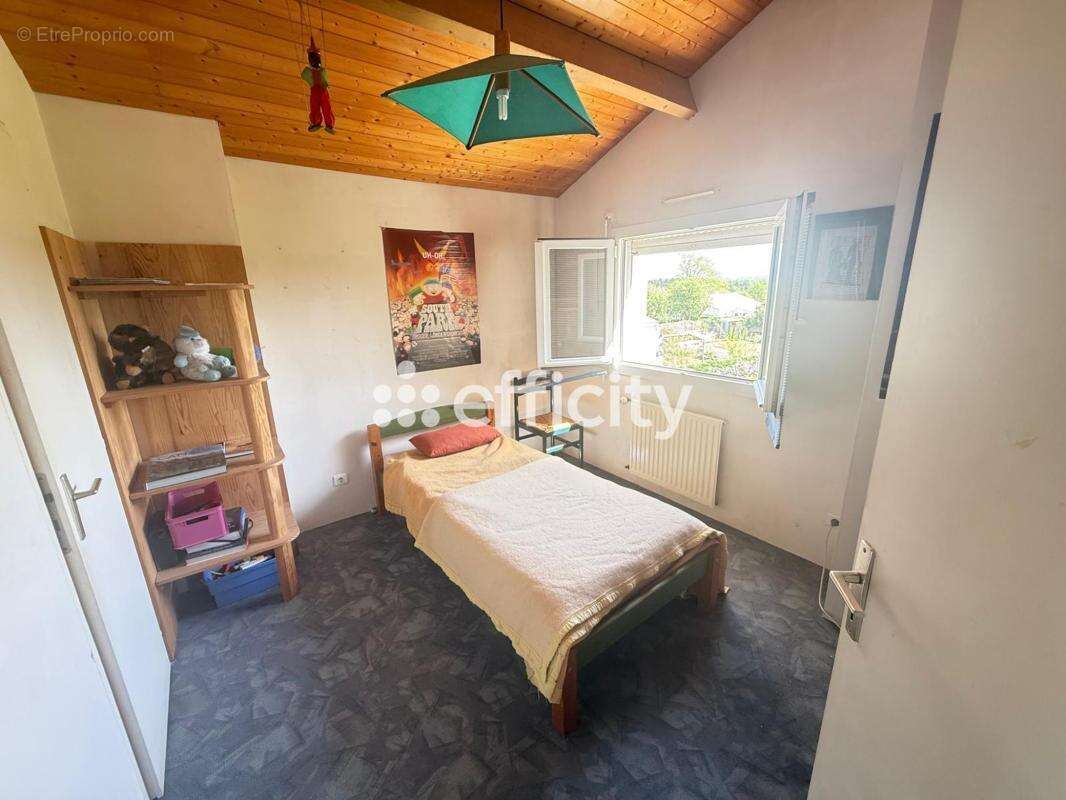 Maison à LES LANDES-GENUSSON