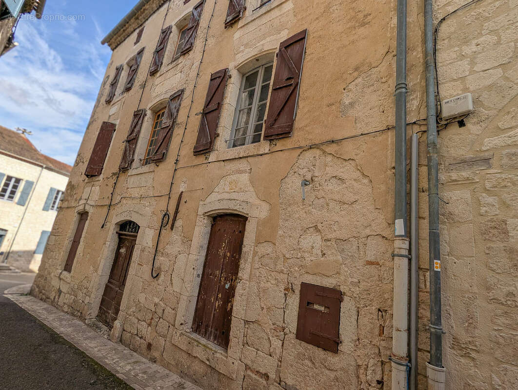 Maison à BAGAT-EN-QUERCY