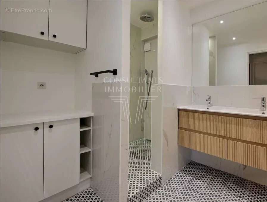 Appartement à PARIS-7E