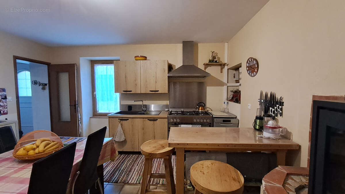 Maison à SUZE-LA-ROUSSE