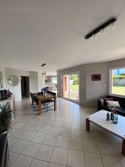 Lannilis Maison T6 plain pied - photo 2