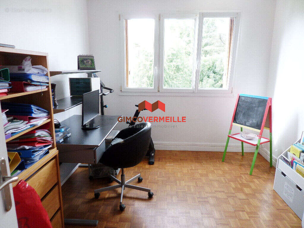 Appartement à LA CELLE-SAINT-CLOUD