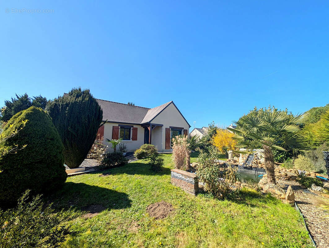 Maison à SAULGE-L'HOPITAL