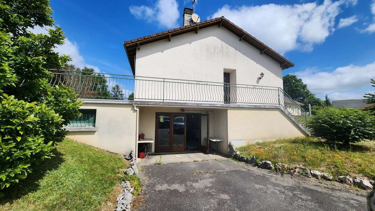 Maison à SAINT-JUNIEN
