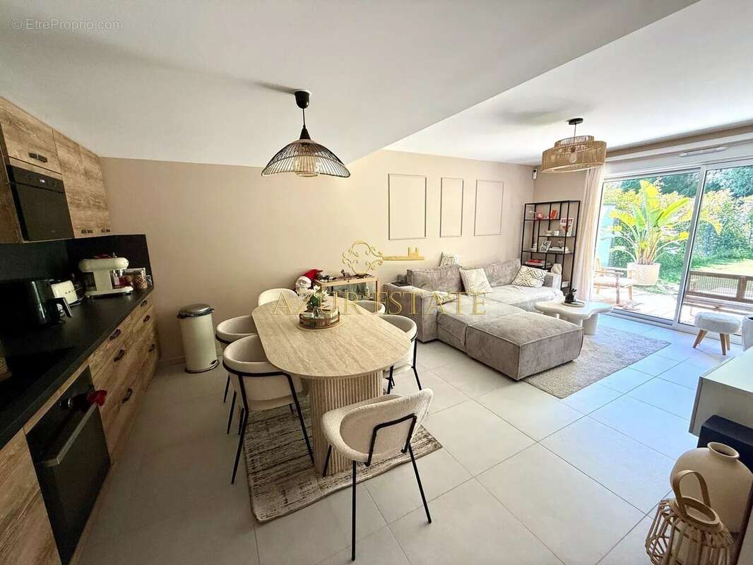 Appartement à EZE