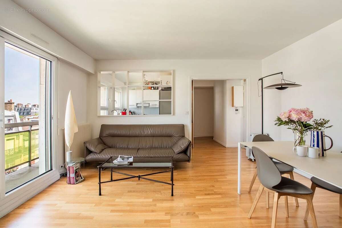Appartement à PARIS-14E