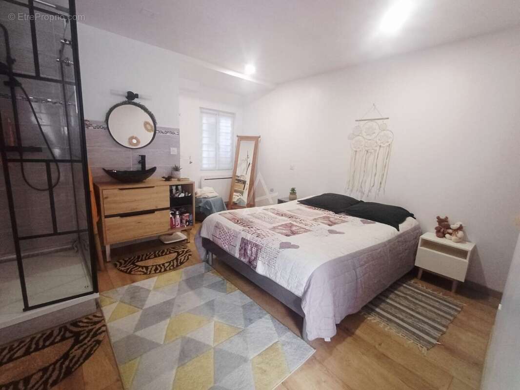 Maison à SAINT-AUBIN-LES-FORGES