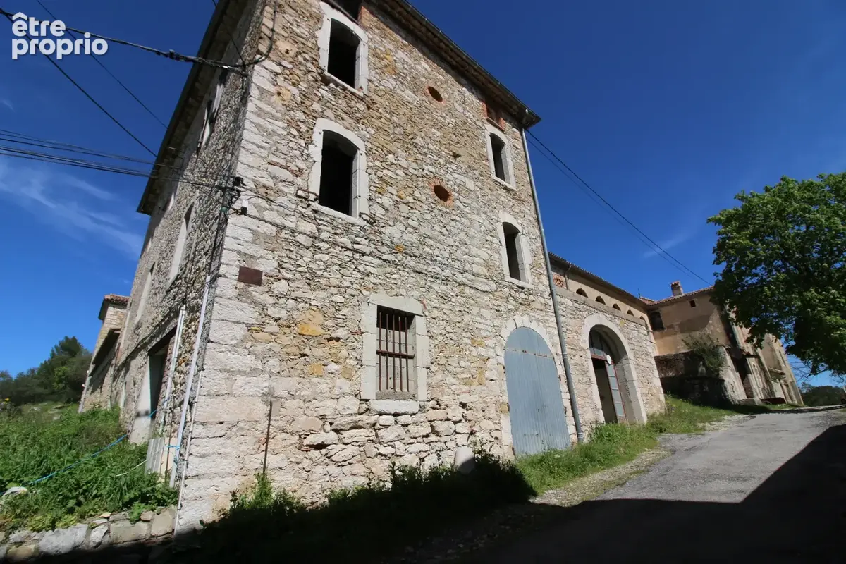 Mas de 2500 m2 sur 26 hectares. - photo 33