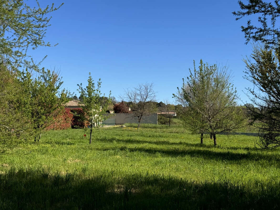 Terrain à LA BRUGUIERE