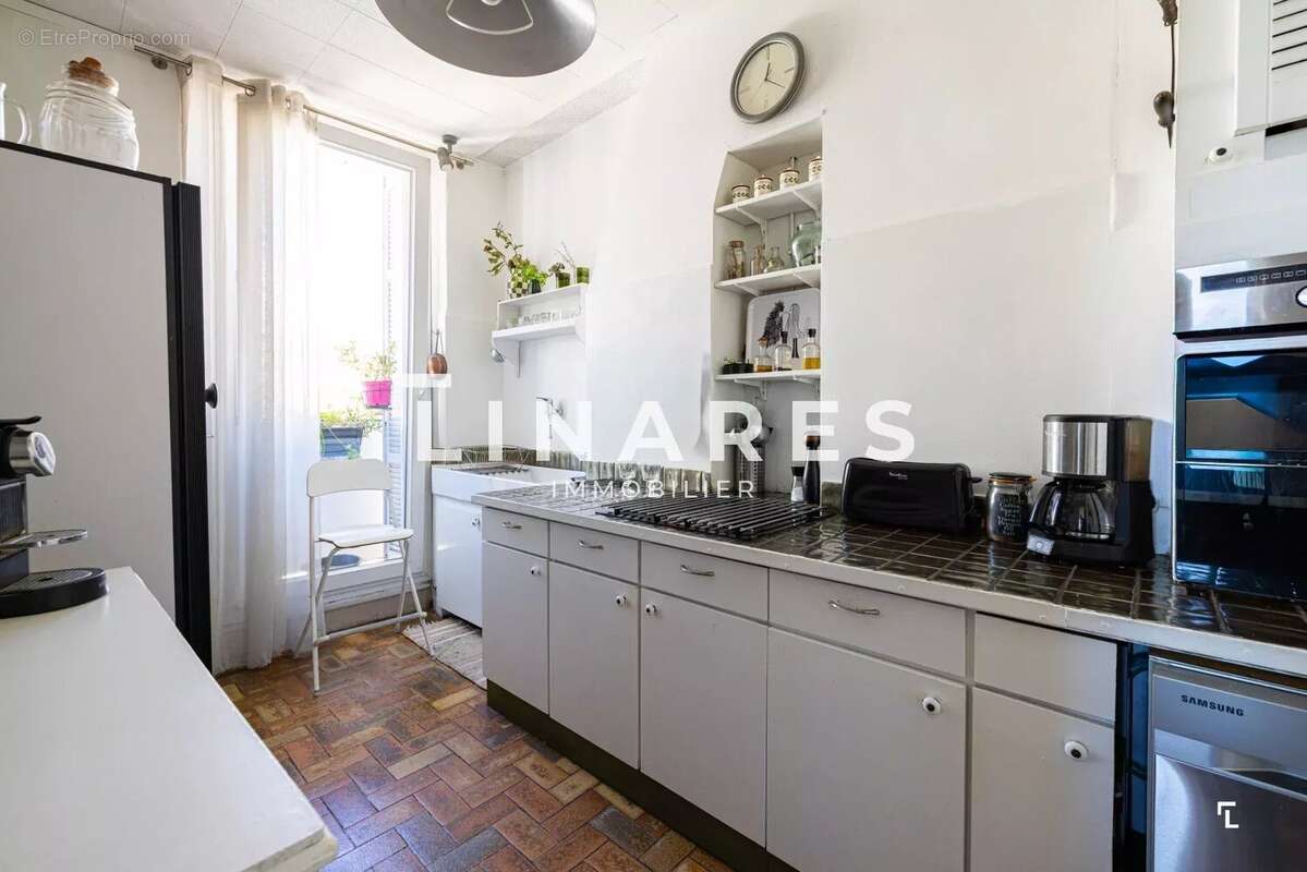 Appartement à MARSEILLE-1E