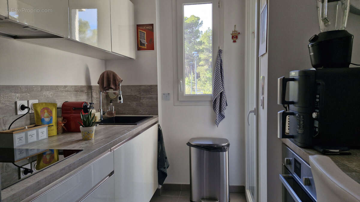 Appartement à CHATEAUNEUF-LE-ROUGE