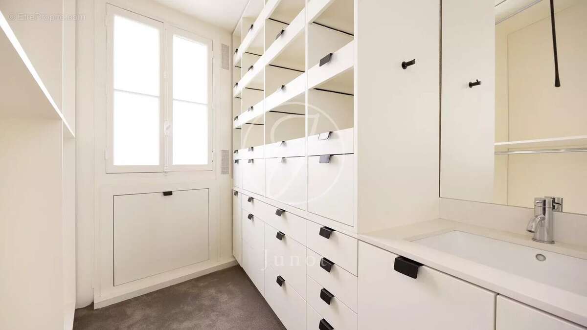 Appartement à PARIS-4E