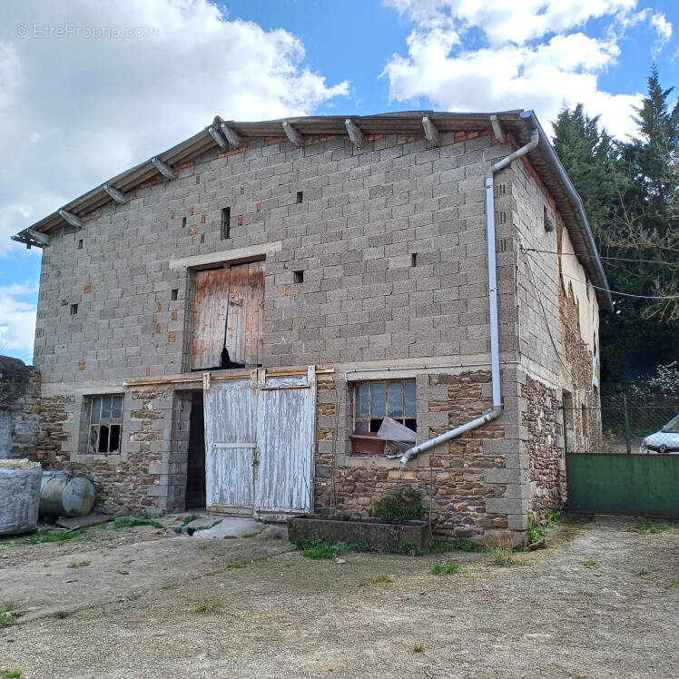 Autre à LA FOUILLOUSE